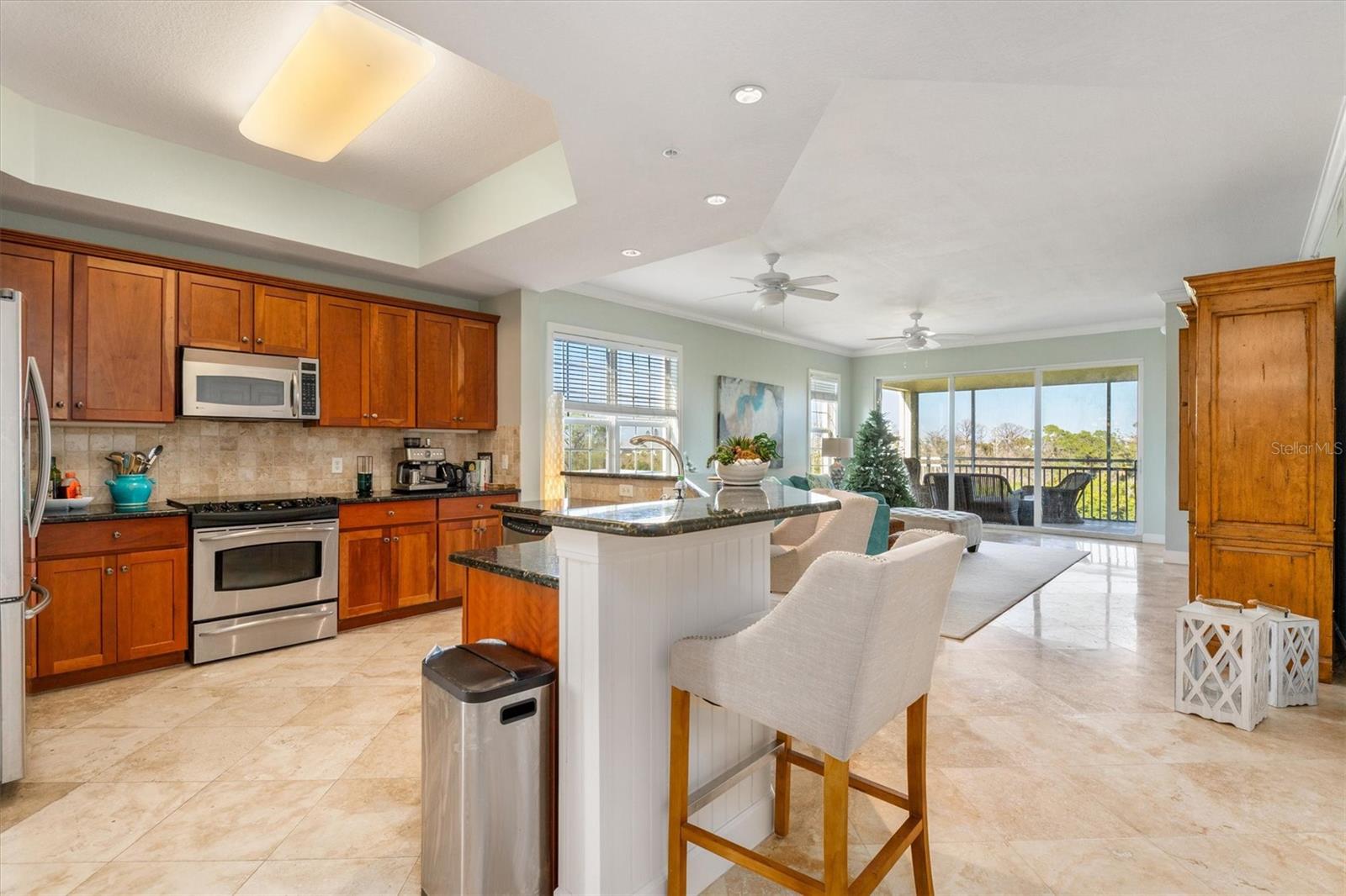 Image 5 of 55 For 10501 Amberjack Way 201