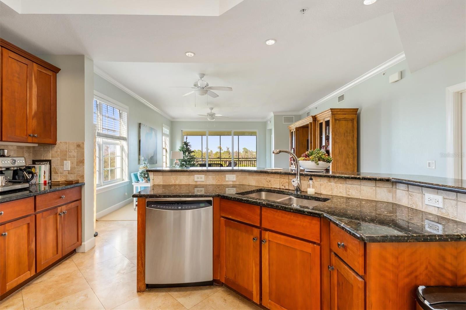 Image 7 of 55 For 10501 Amberjack Way 201