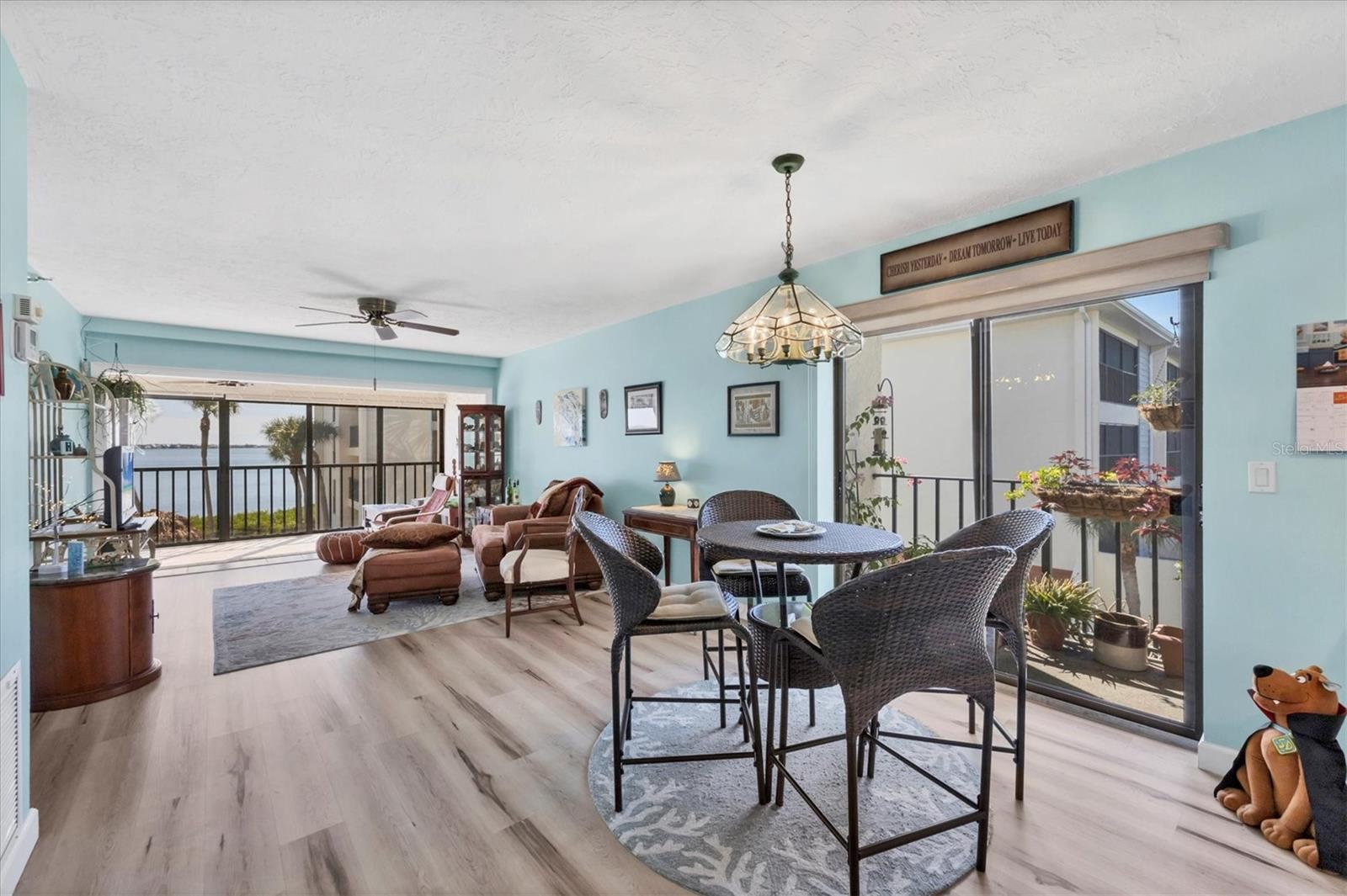 Image 12 of 44 For 1501 Beach Road 307