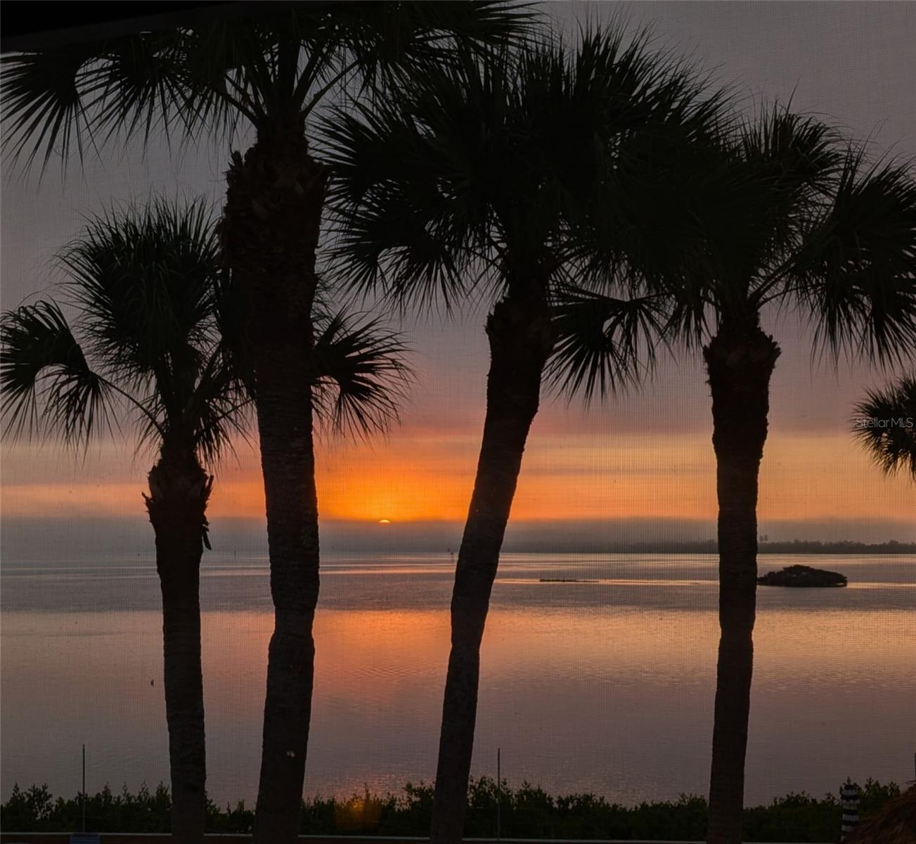 Image 19 of 44 For 1501 Beach Road 307