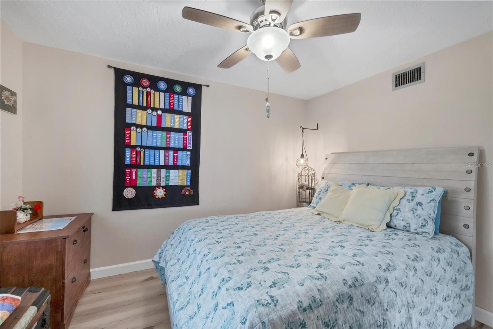 Image 32 of 44 For 1501 Beach Road 307