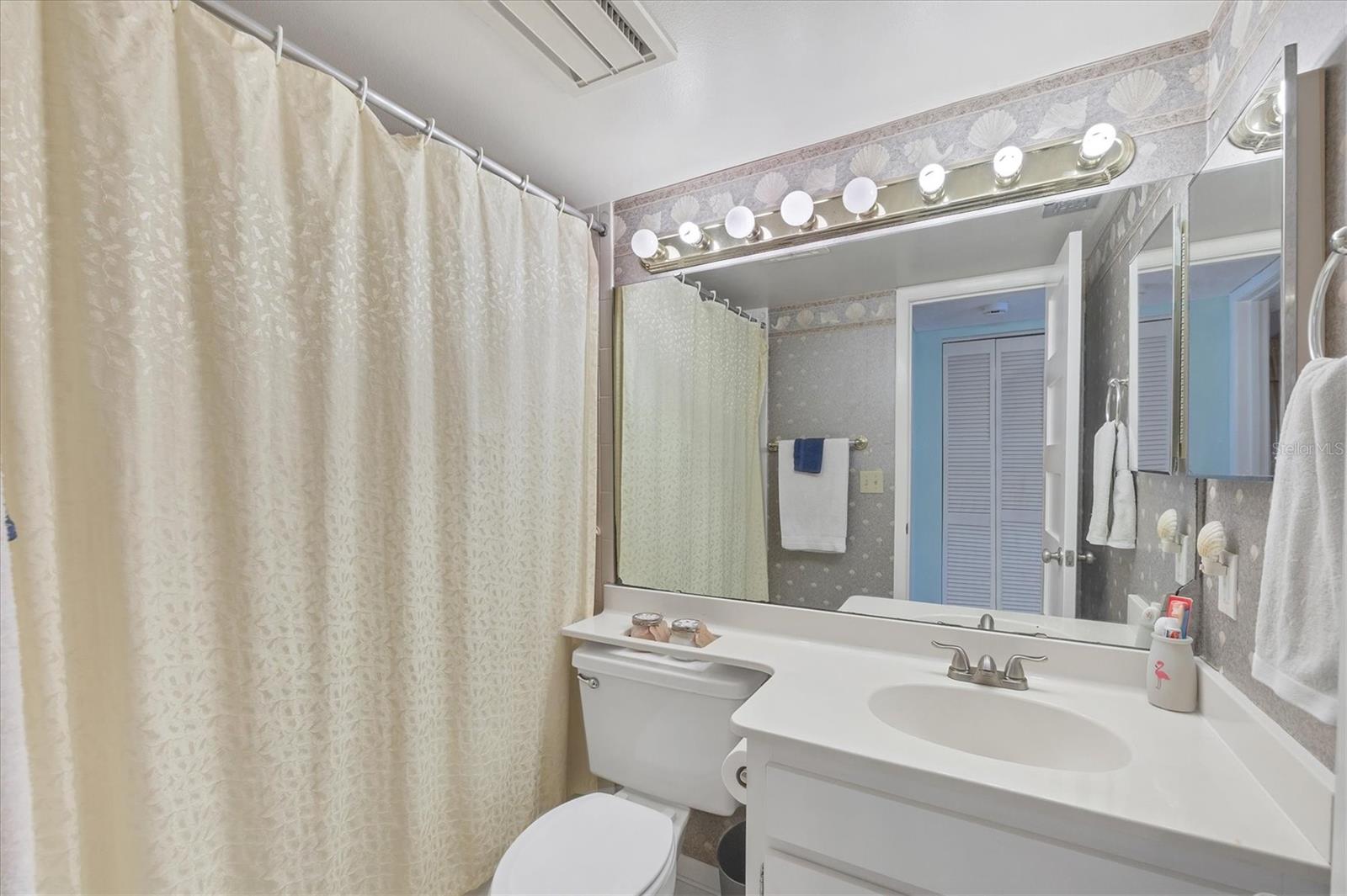 Image 33 of 44 For 1501 Beach Road 307