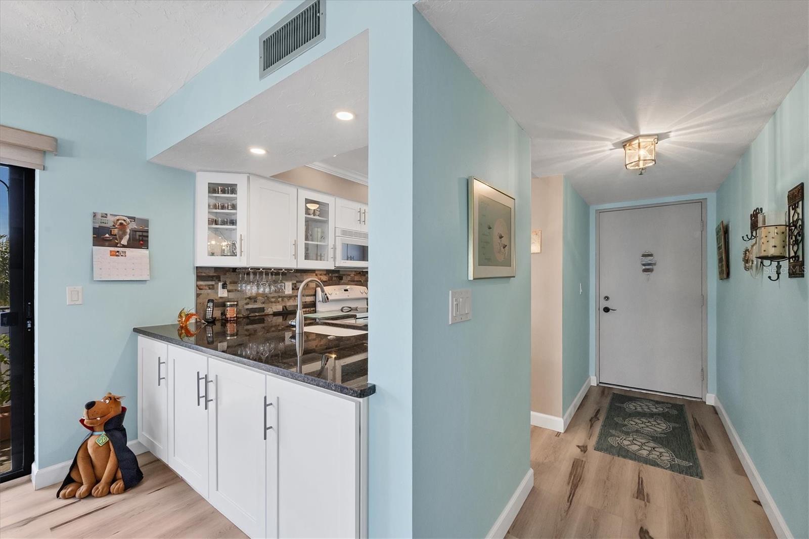 Image 8 of 44 For 1501 Beach Road 307