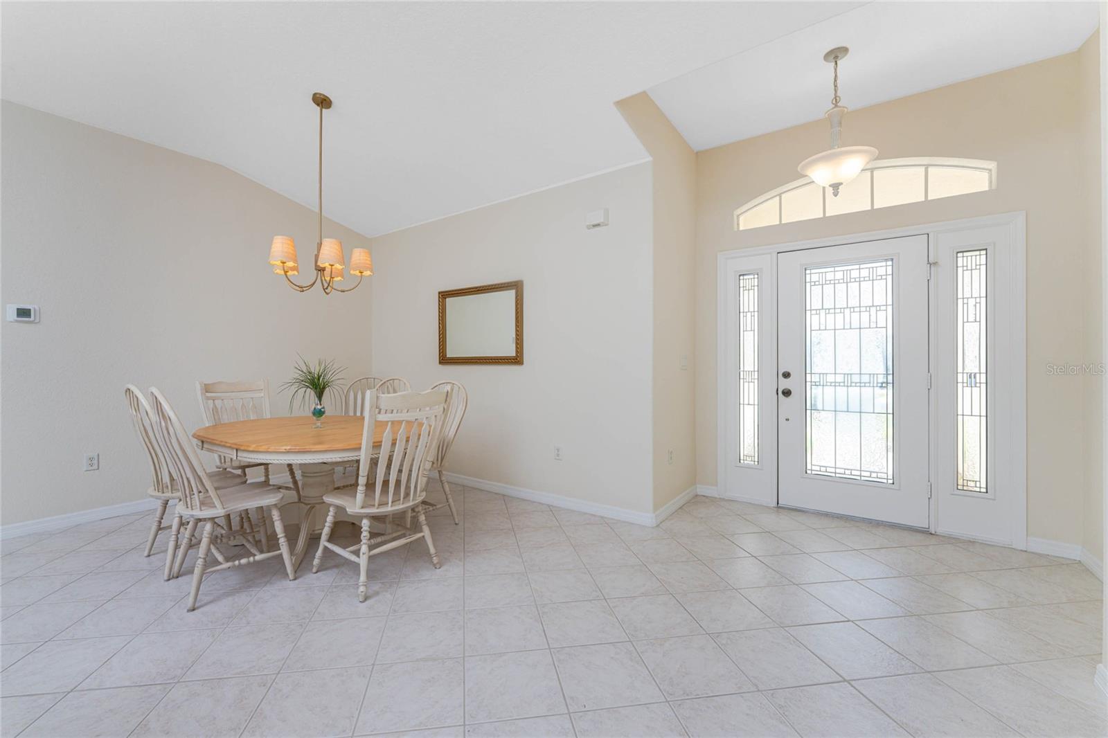 Image 11 of 62 For 8460 Gateway Court