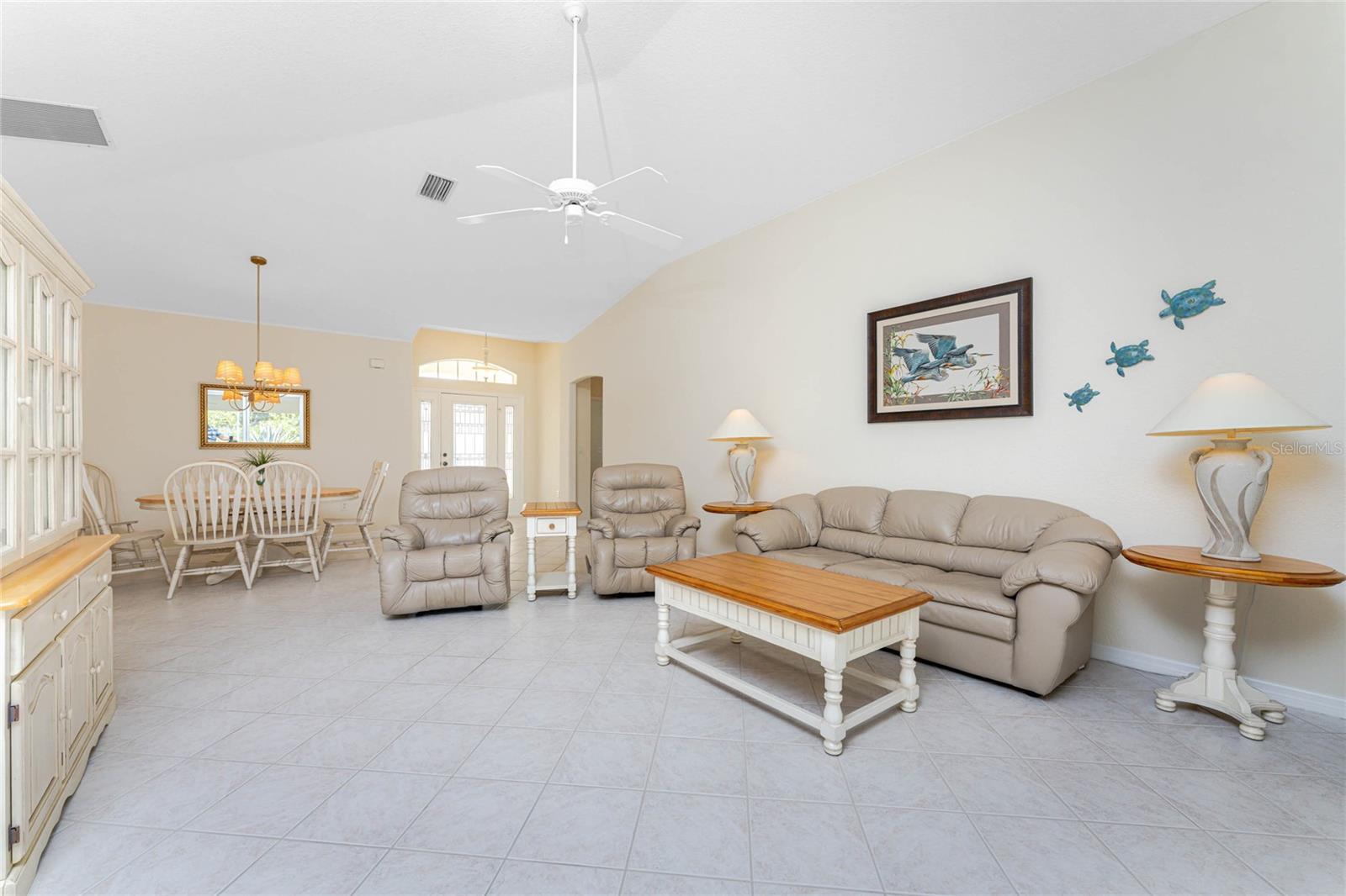 Image 15 of 62 For 8460 Gateway Court