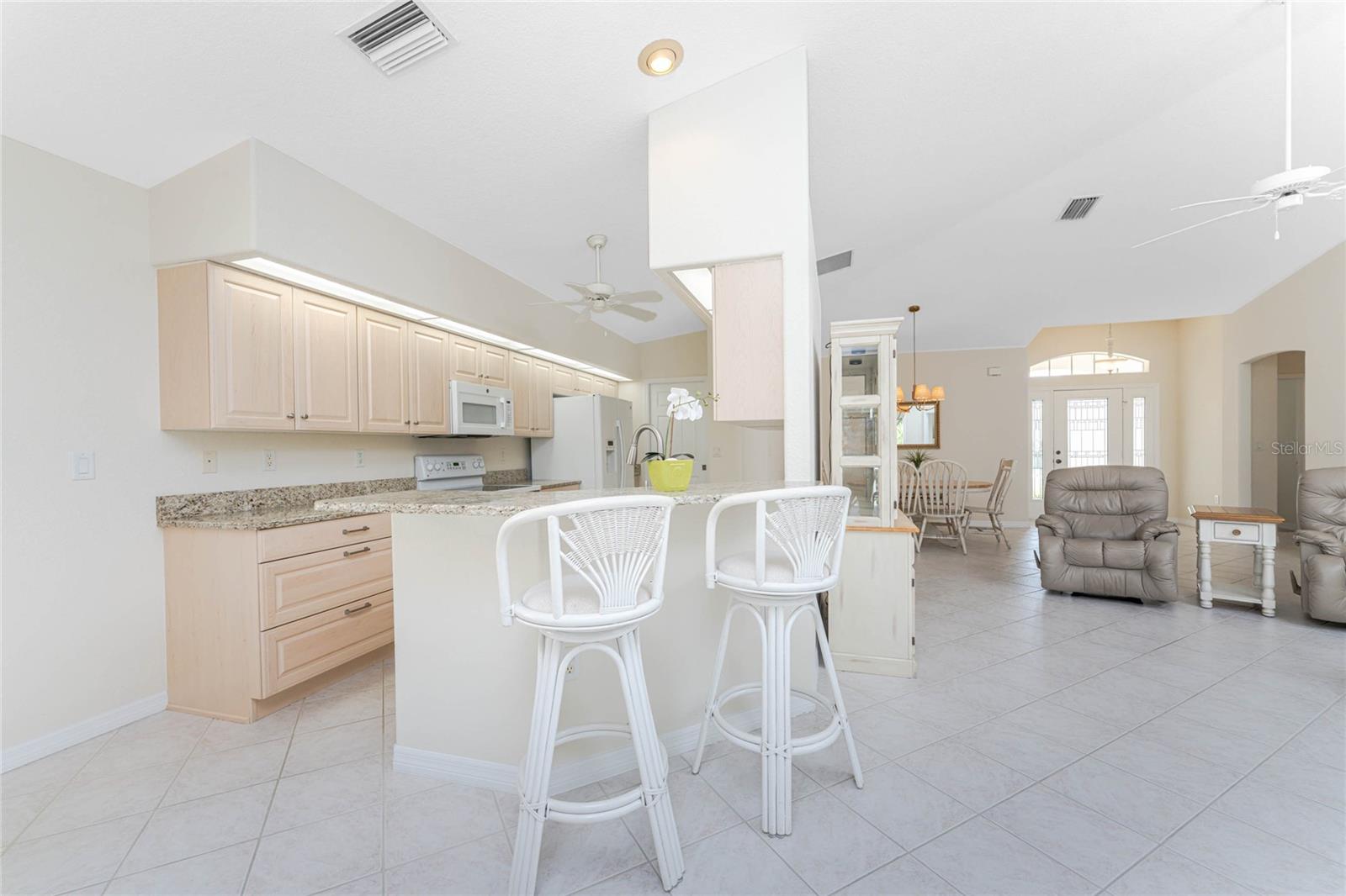 Image 17 of 62 For 8460 Gateway Court