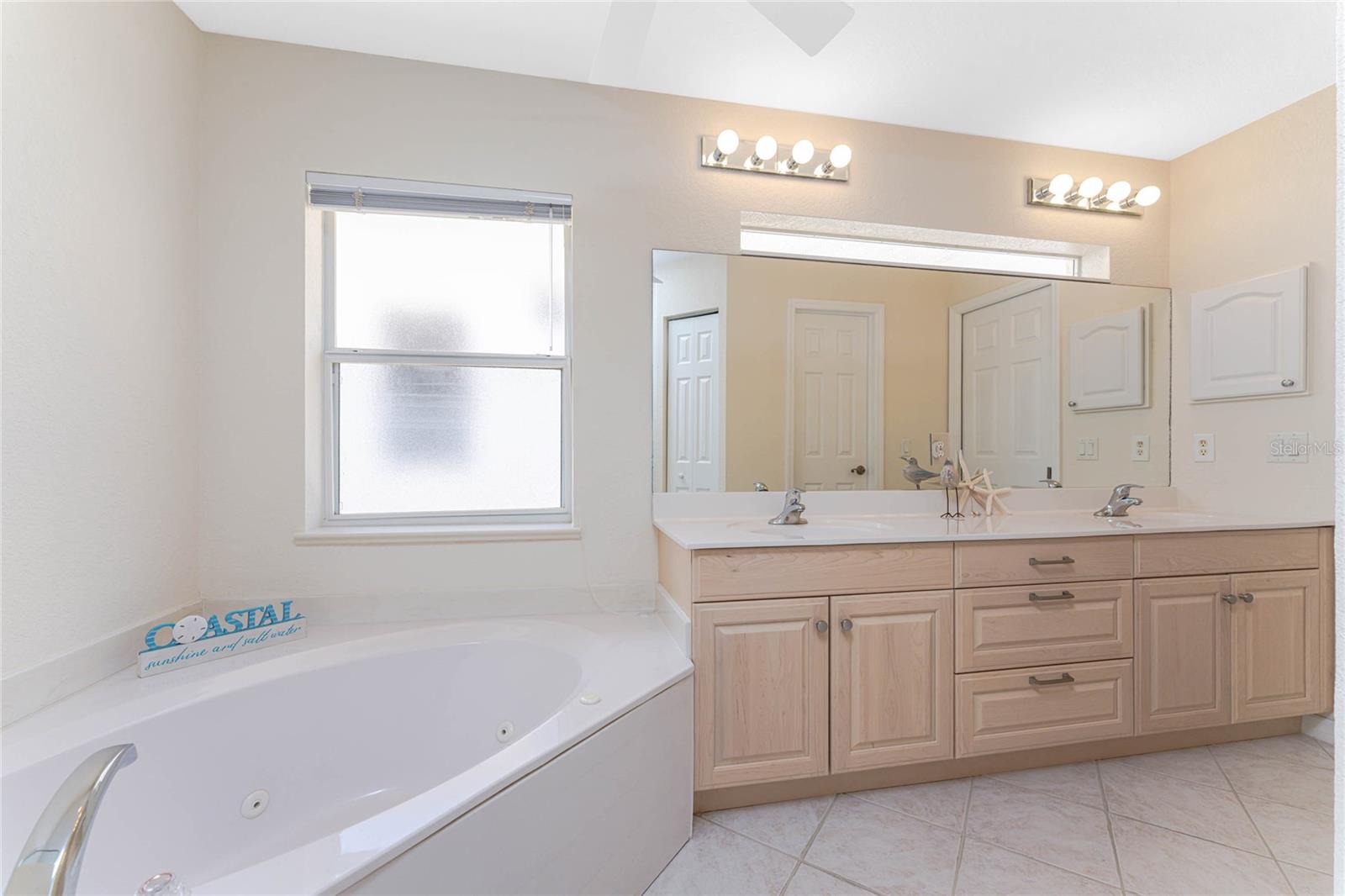 Image 28 of 62 For 8460 Gateway Court