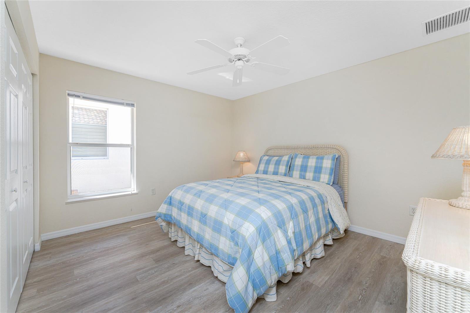 Image 36 of 62 For 8460 Gateway Court