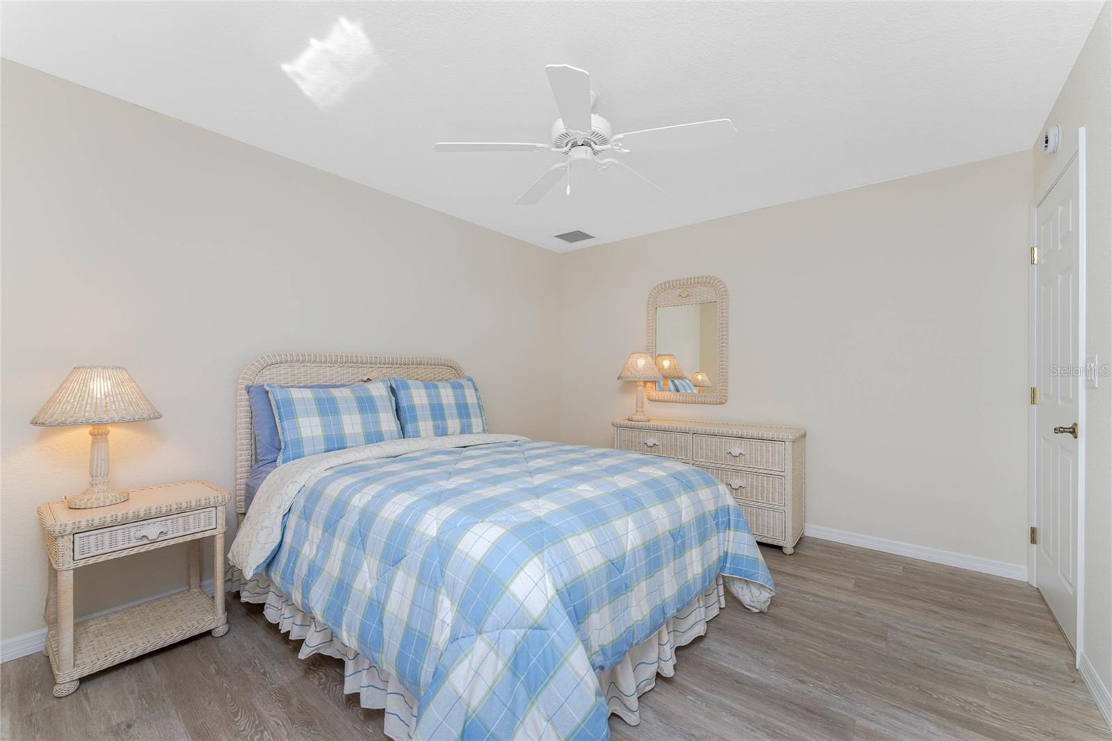 Image 38 of 62 For 8460 Gateway Court