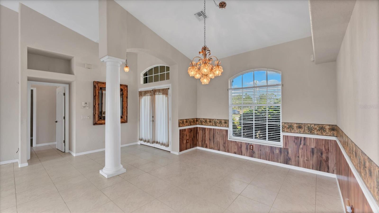 Image 17 of 67 For 646 Boundary Boulevard