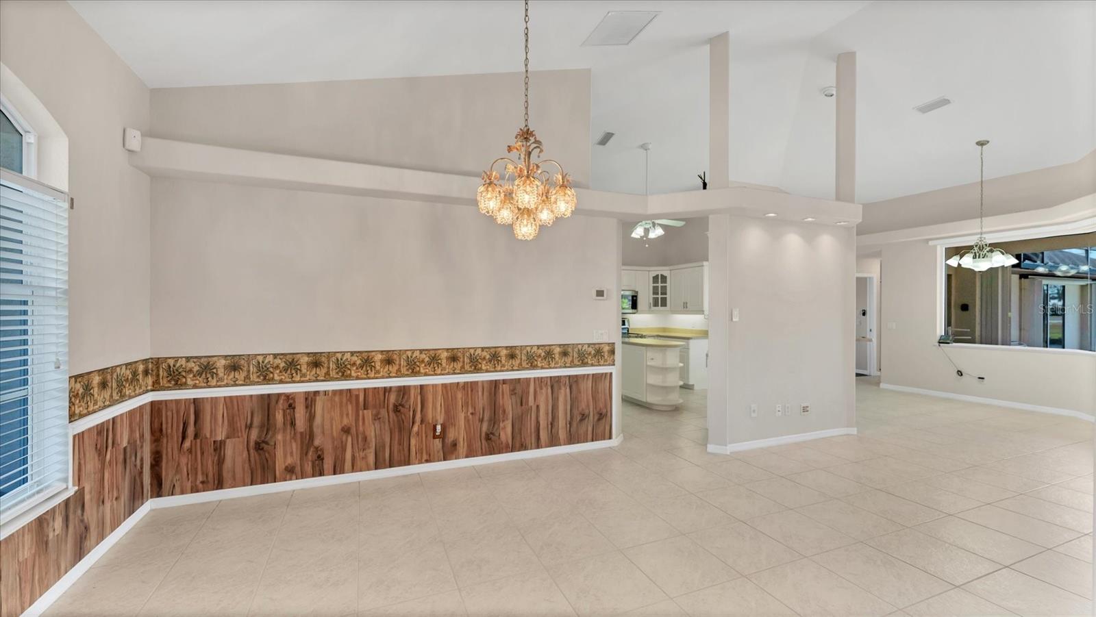 Image 18 of 67 For 646 Boundary Boulevard