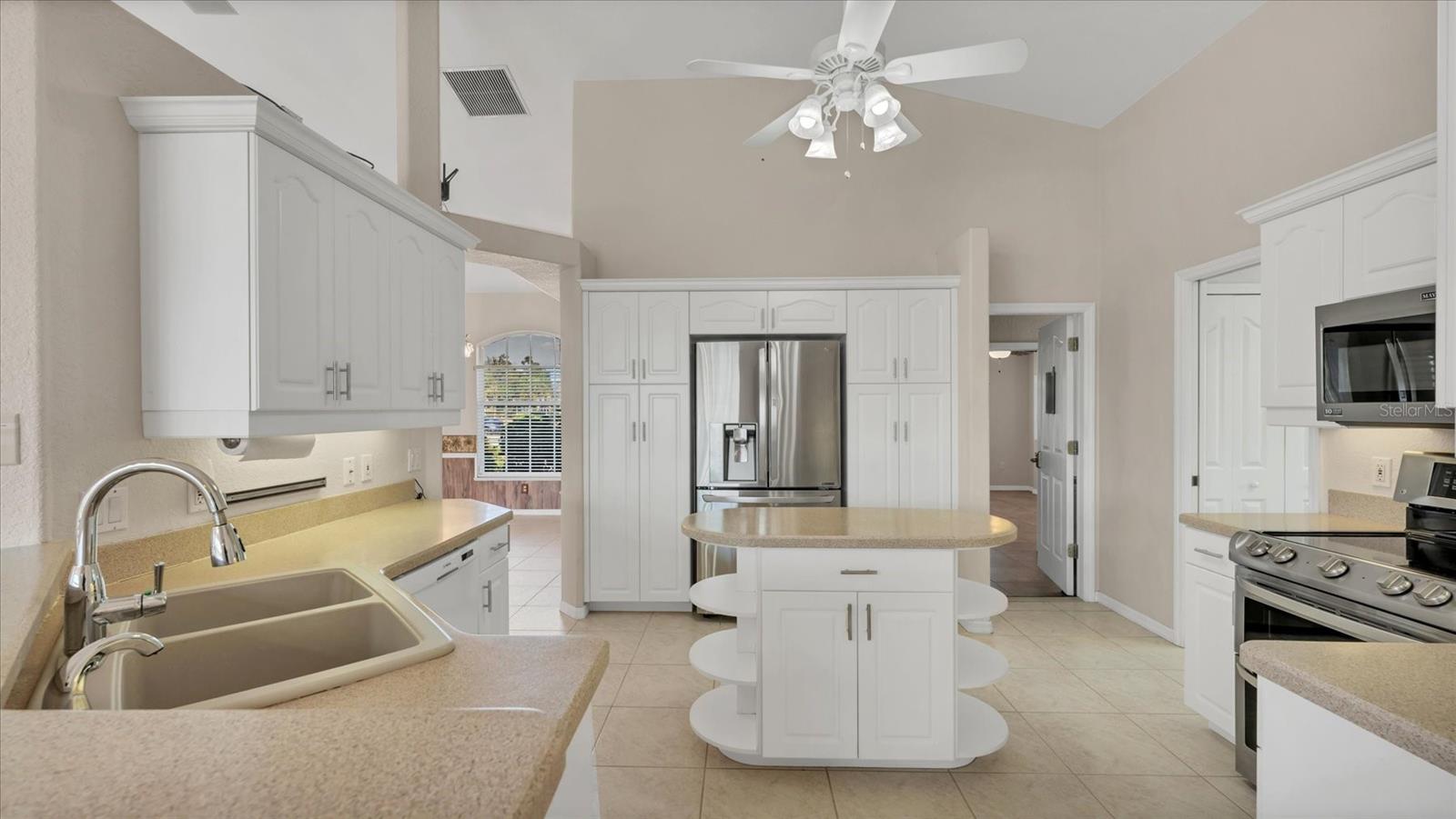 Image 19 of 67 For 646 Boundary Boulevard