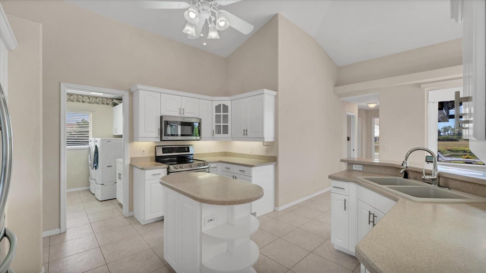 Image 20 of 67 For 646 Boundary Boulevard