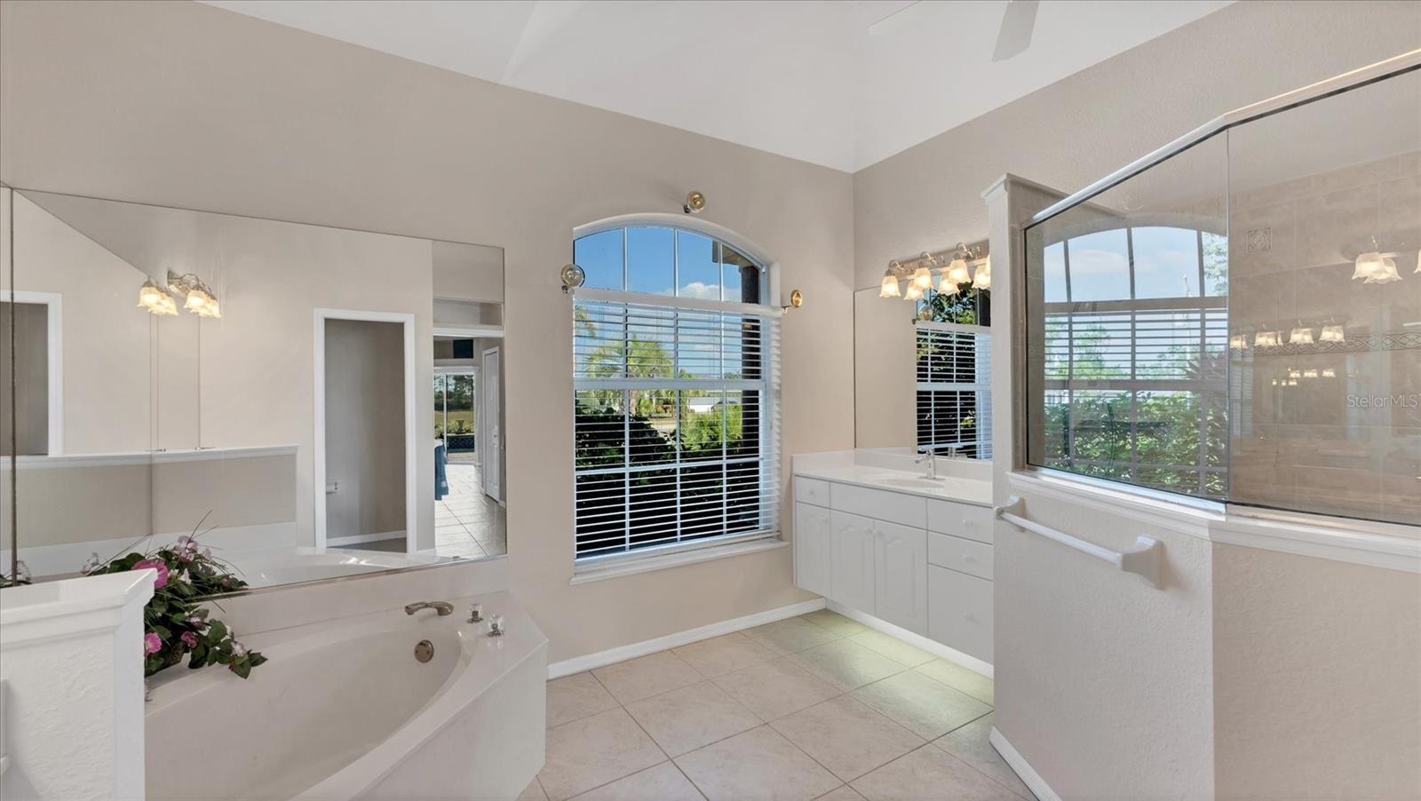 Image 28 of 67 For 646 Boundary Boulevard