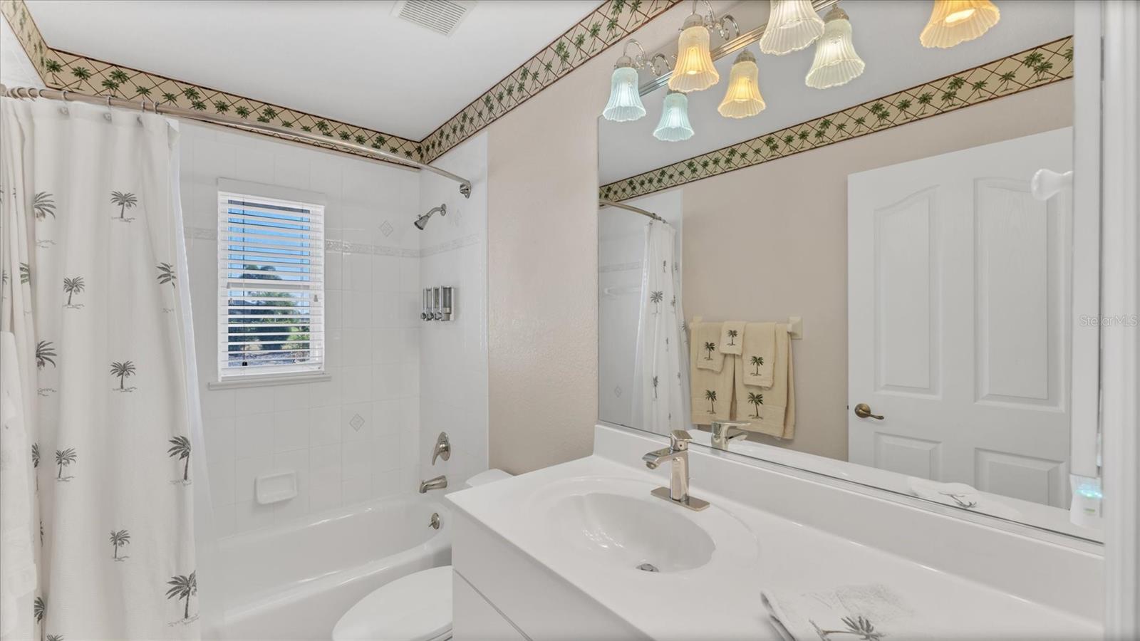 Image 37 of 67 For 646 Boundary Boulevard