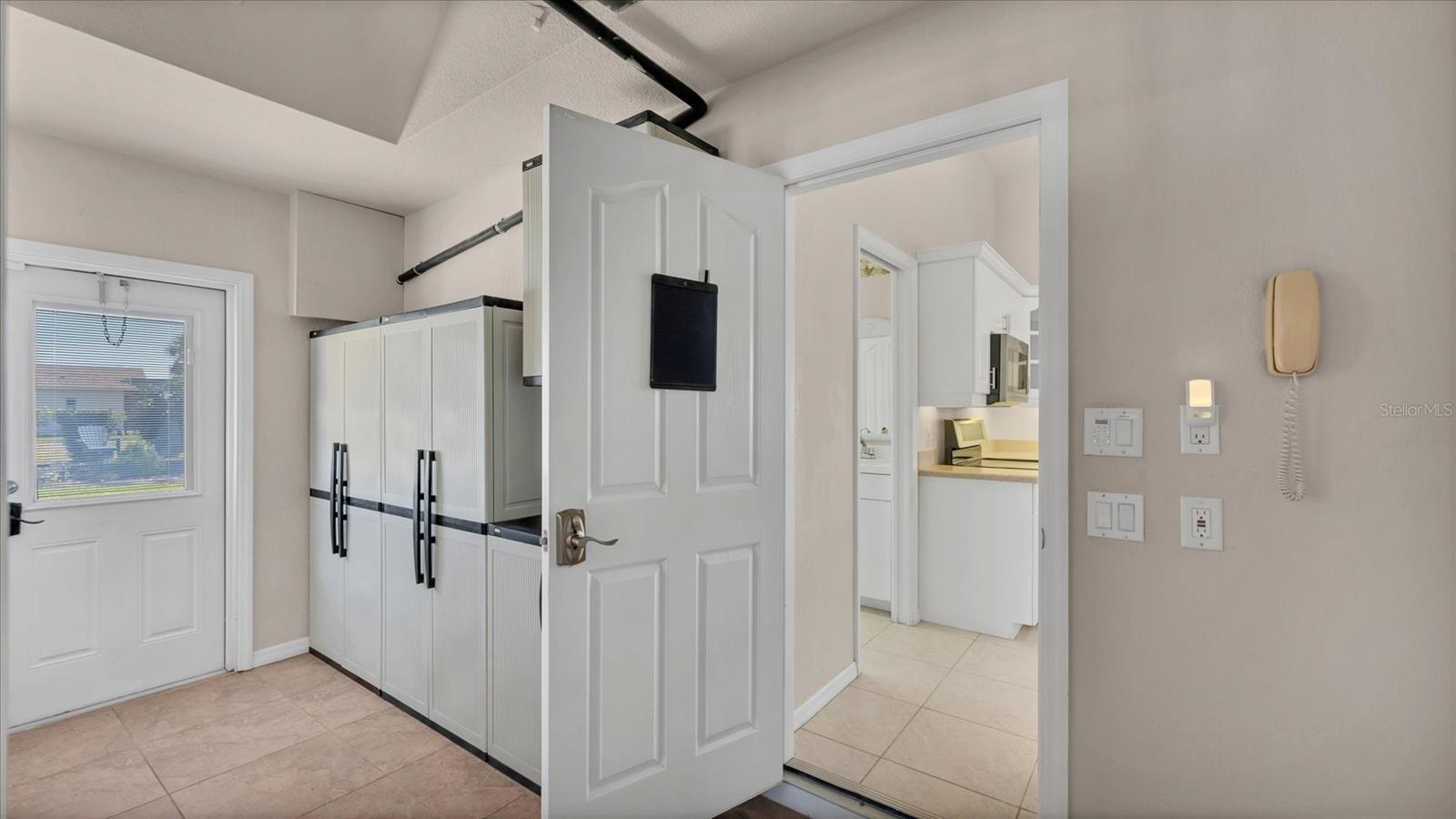 Image 42 of 67 For 646 Boundary Boulevard