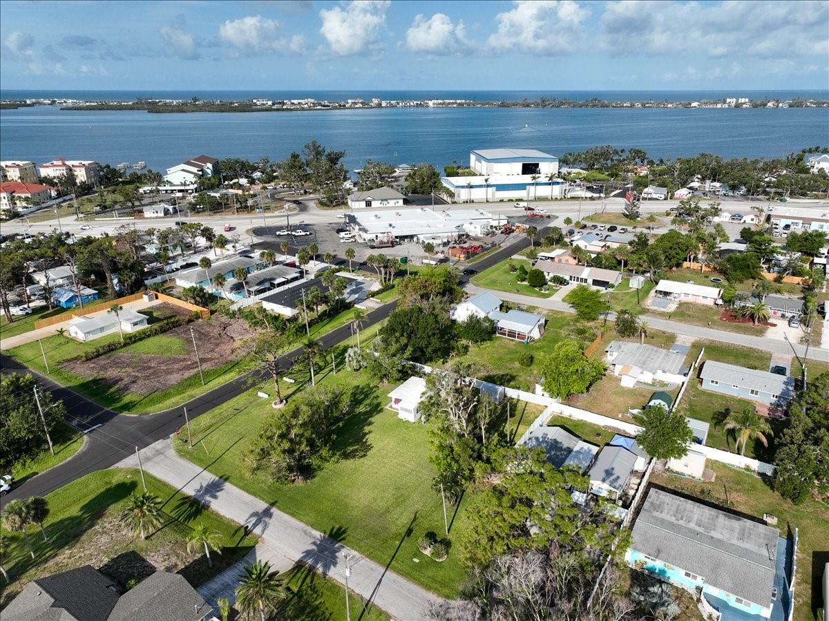 Image 12 of 13 For 140 Riverview Avenue