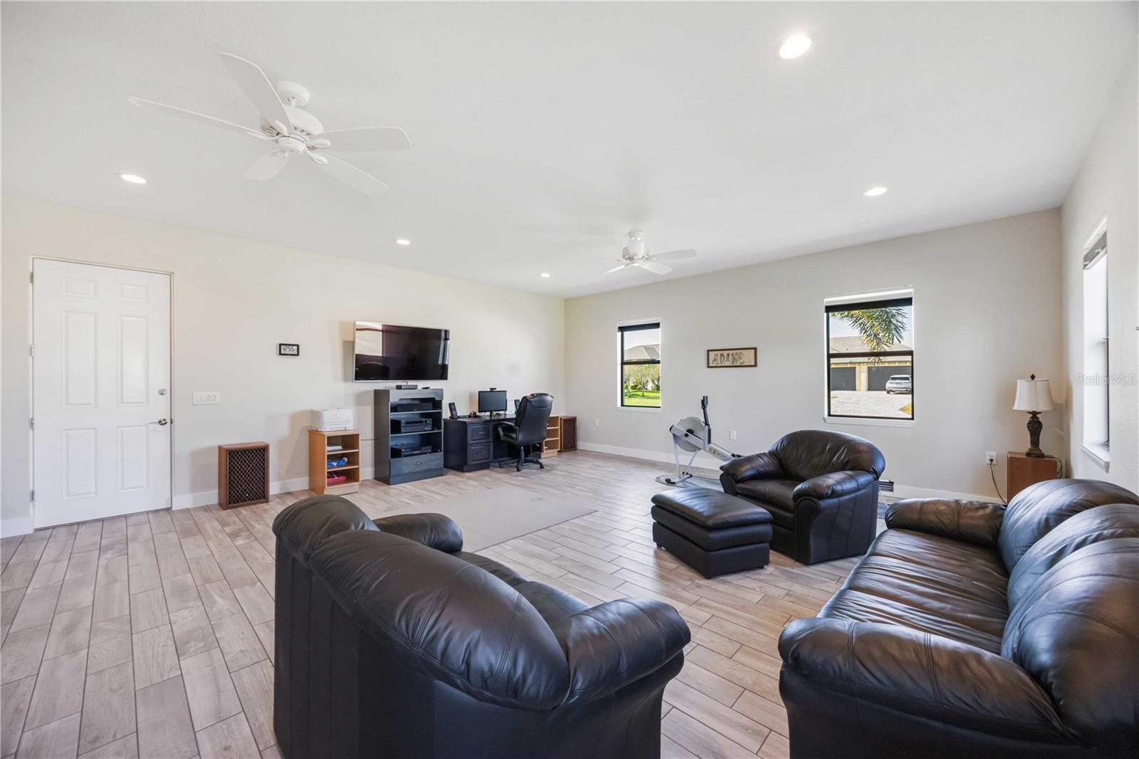 Image 36 of 61 For 959 Boundary Boulevard