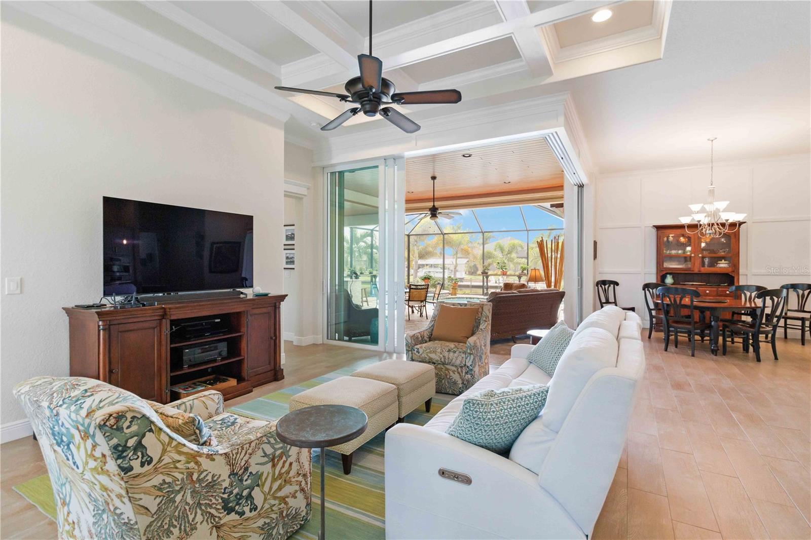 Image 11 of 52 For 15762 Viscount Circle