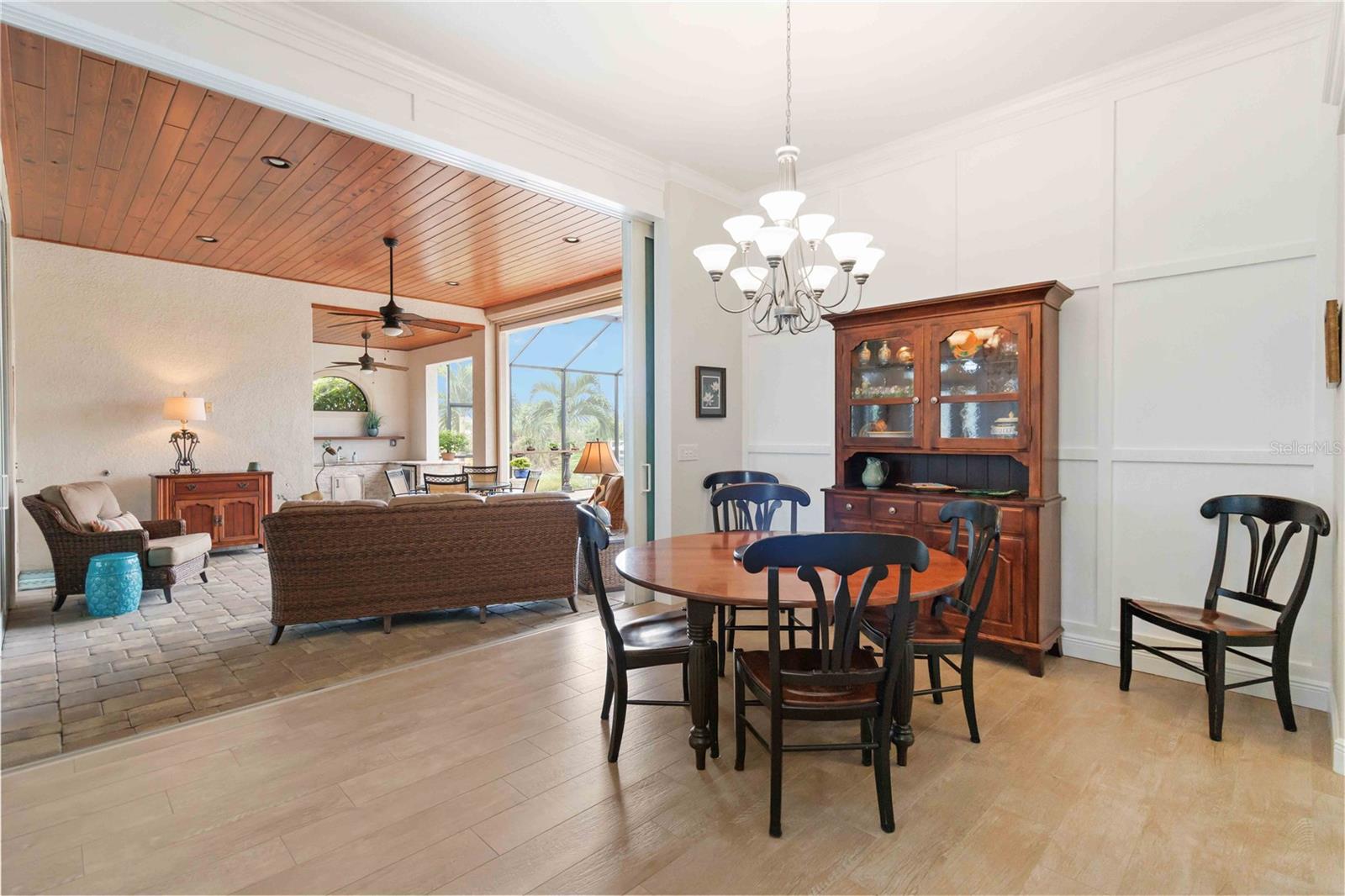 Image 13 of 52 For 15762 Viscount Circle