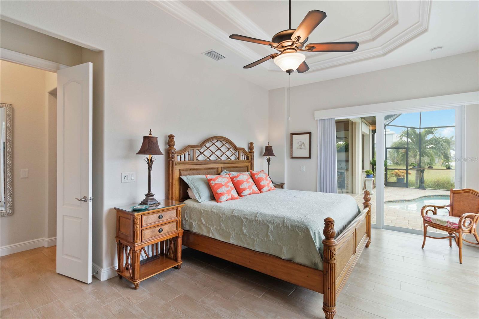 Image 16 of 52 For 15762 Viscount Circle