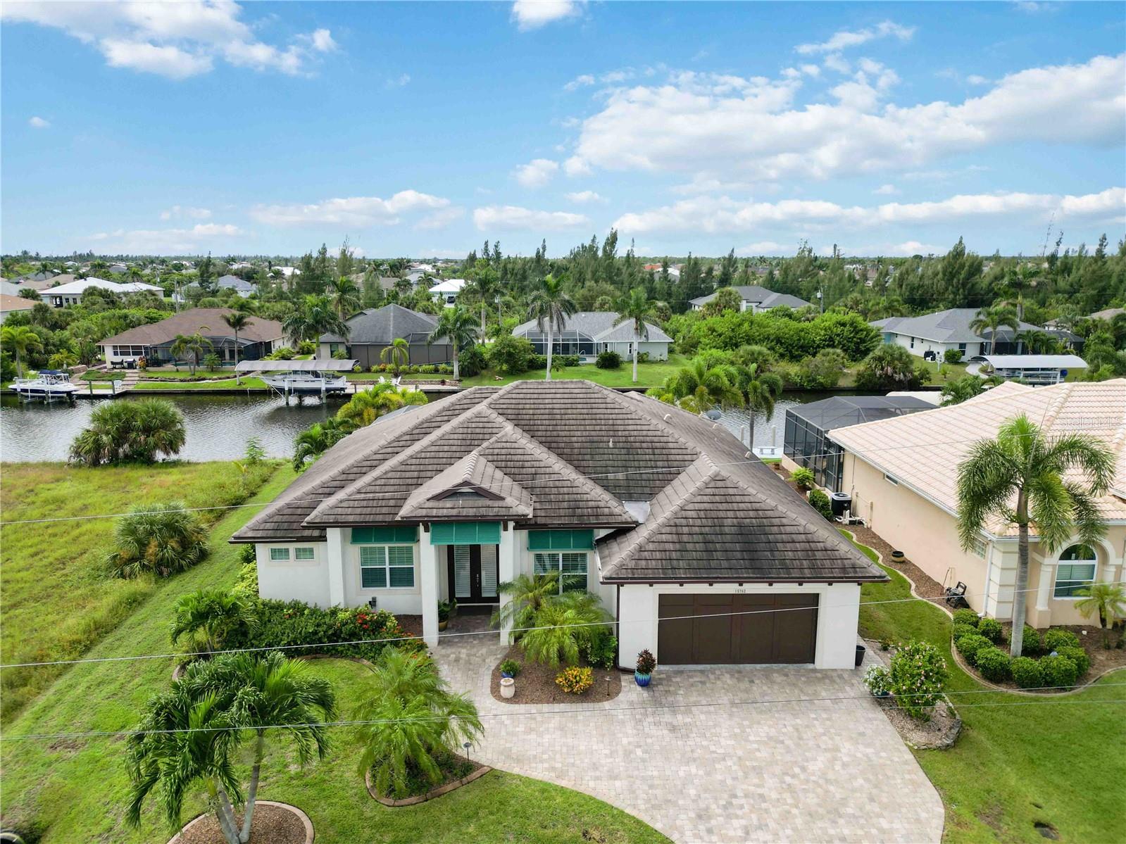 Image 2 of 52 For 15762 Viscount Circle