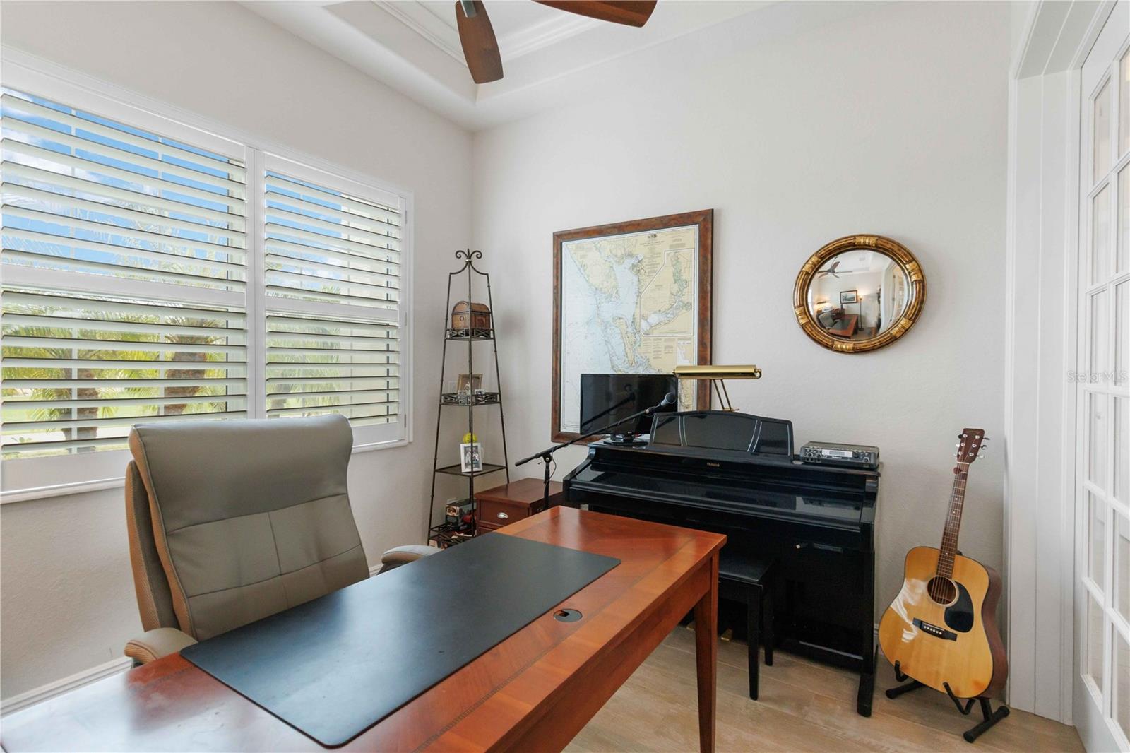 Image 21 of 52 For 15762 Viscount Circle