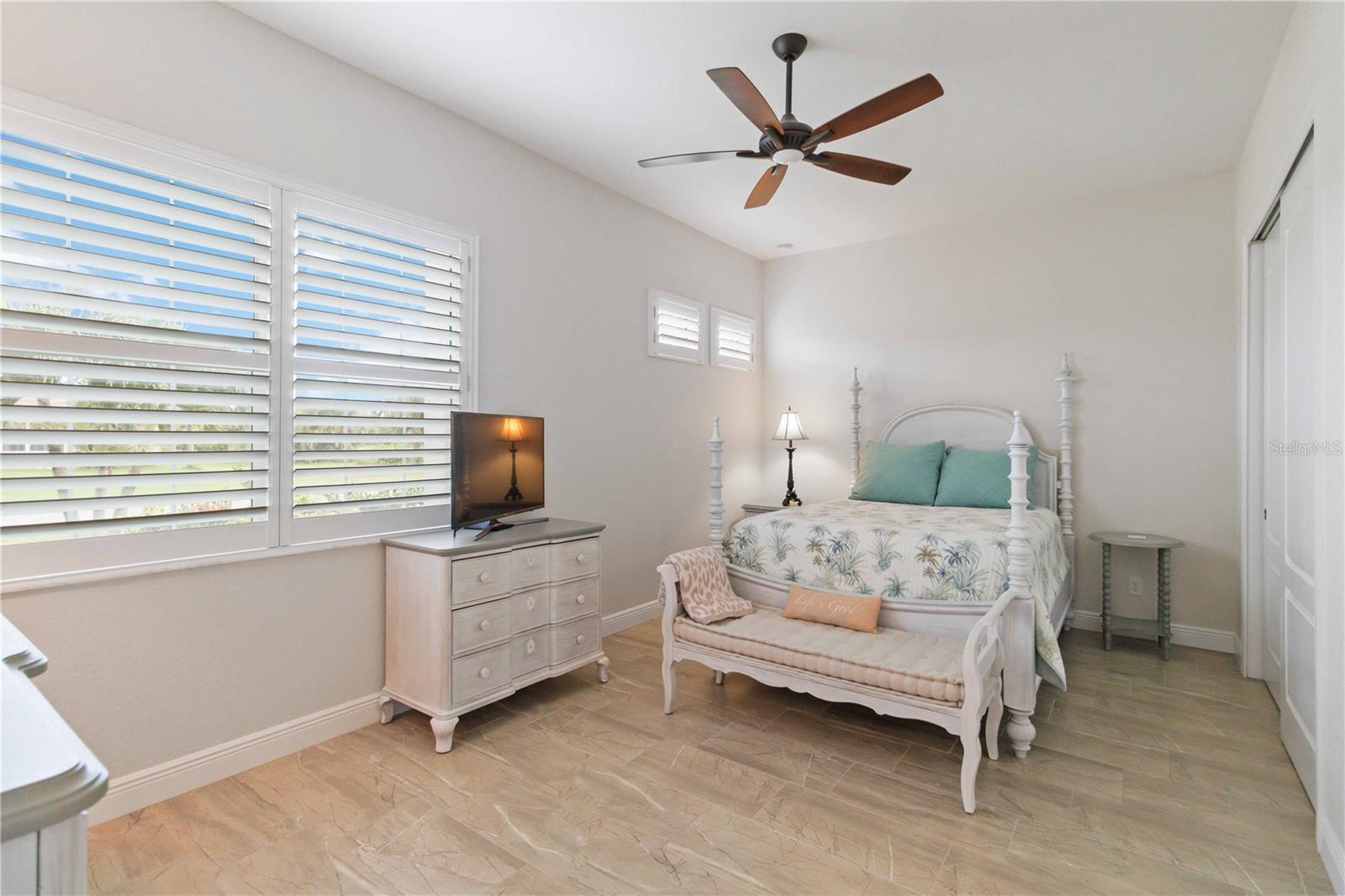 Image 25 of 52 For 15762 Viscount Circle