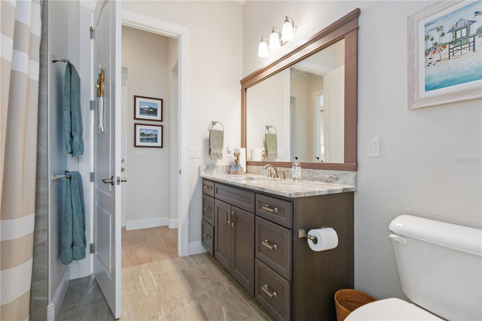 Image 27 of 52 For 15762 Viscount Circle