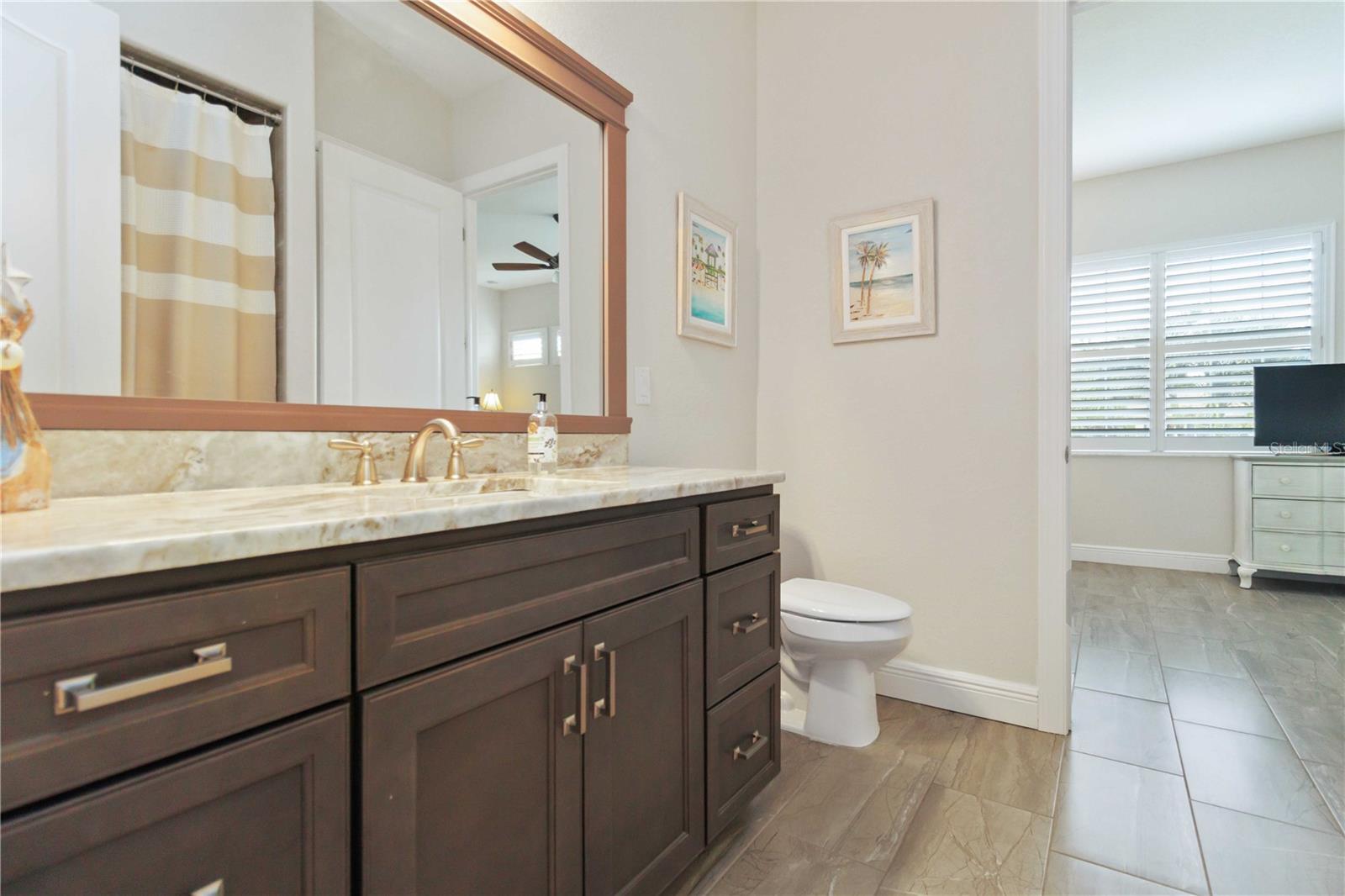 Image 28 of 52 For 15762 Viscount Circle