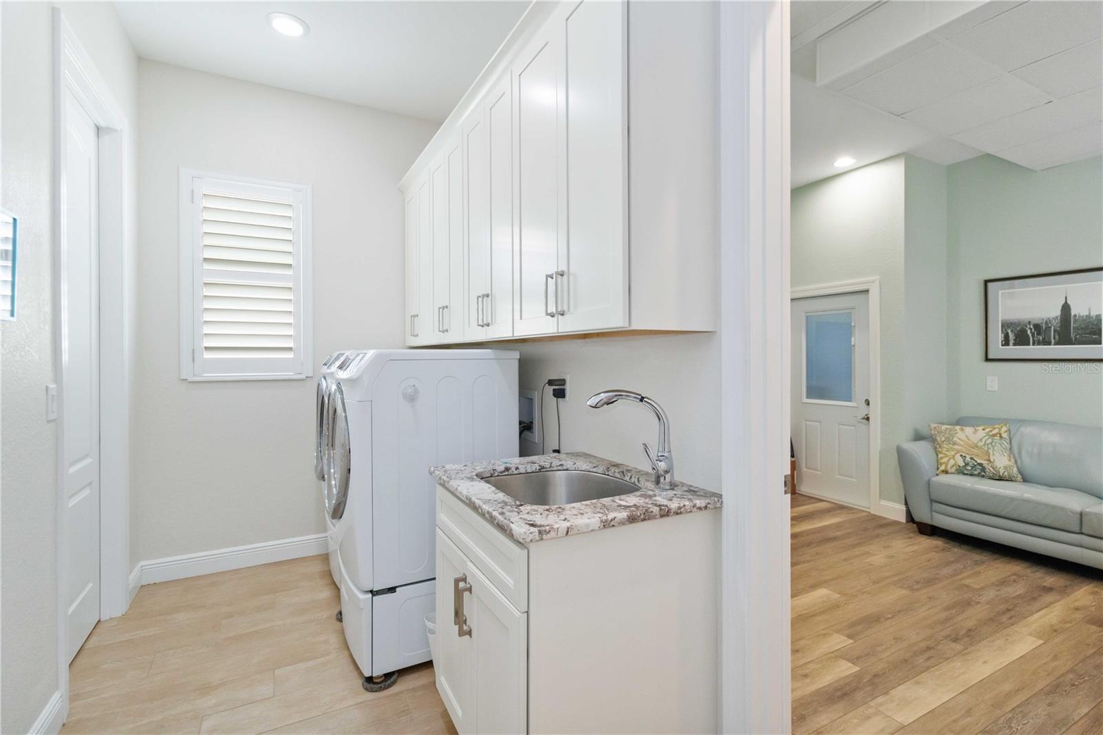 Image 29 of 52 For 15762 Viscount Circle