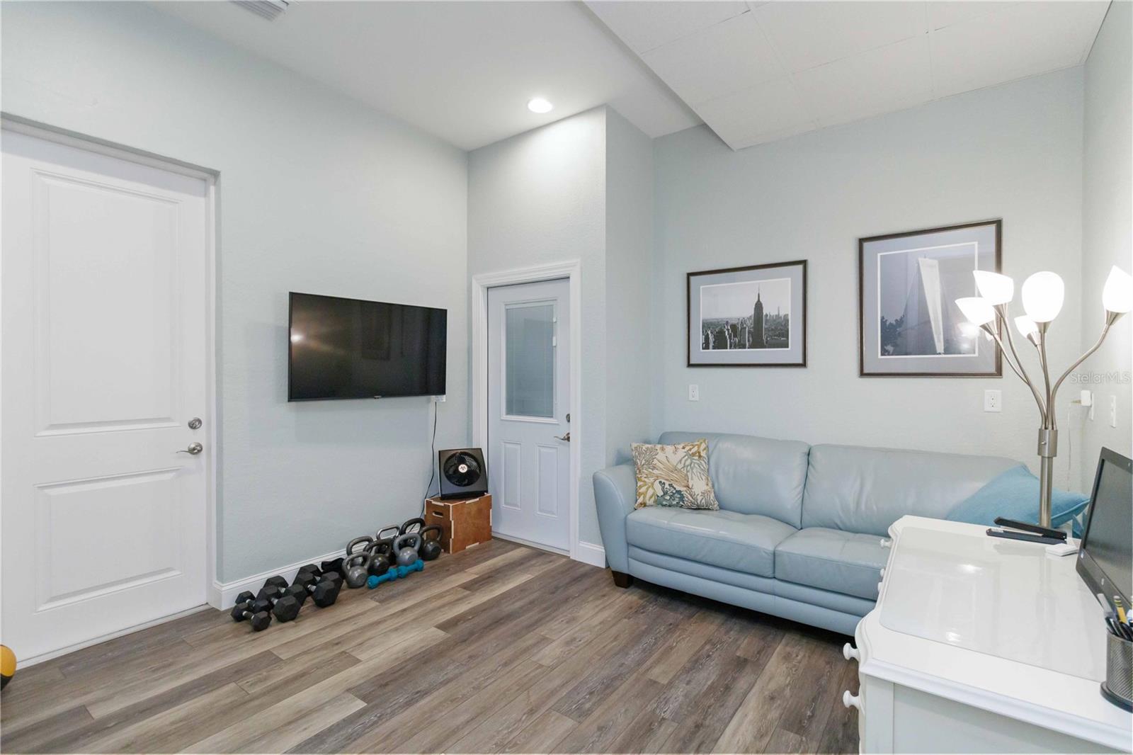 Image 30 of 52 For 15762 Viscount Circle