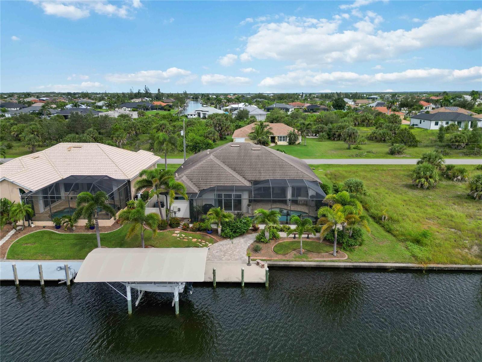 Image 32 of 52 For 15762 Viscount Circle