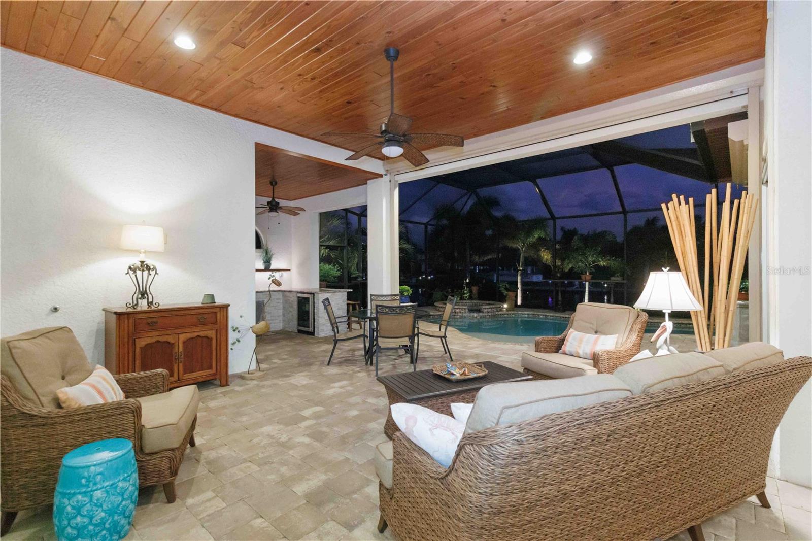 Image 35 of 52 For 15762 Viscount Circle