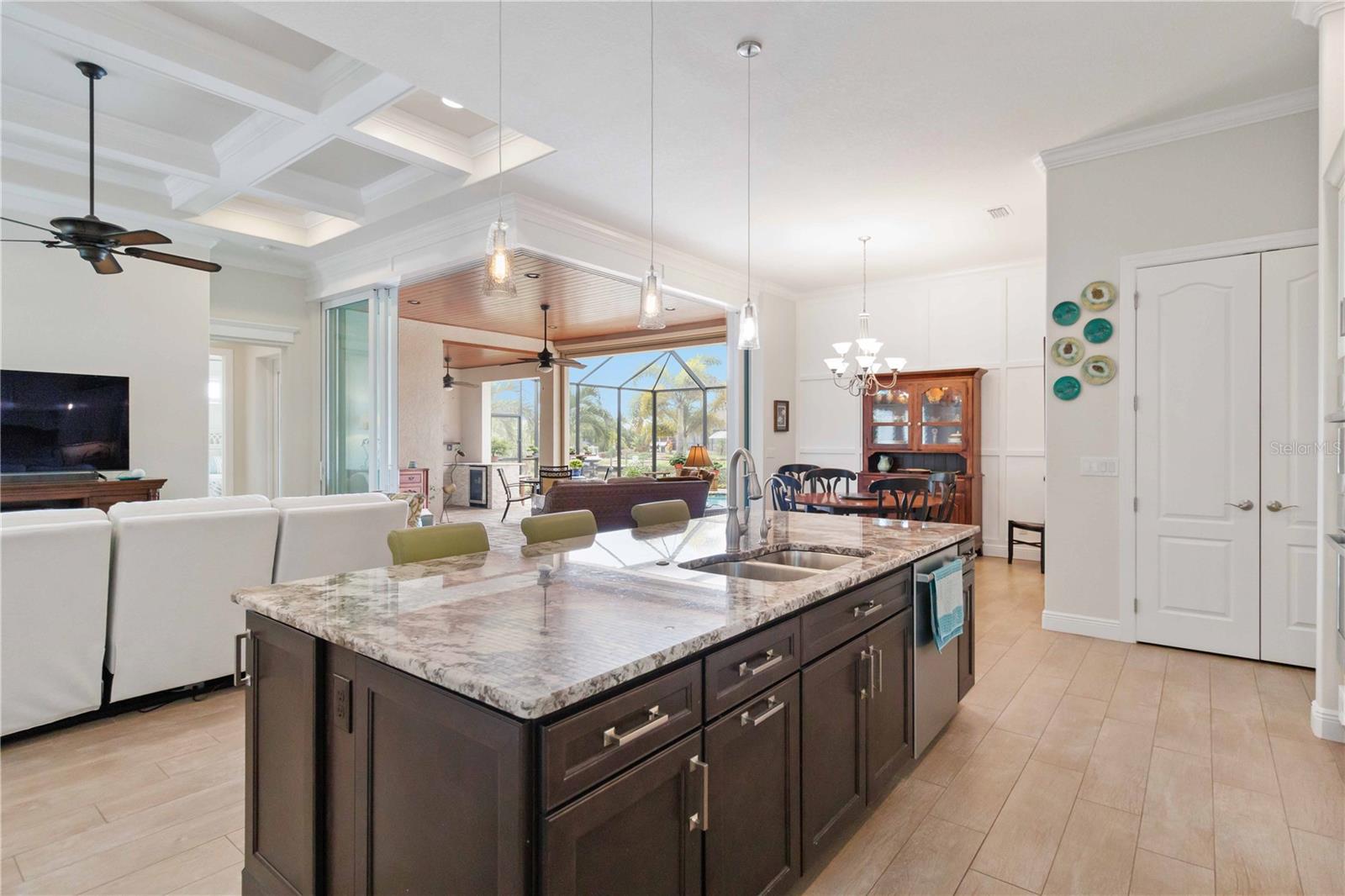 Image 8 of 52 For 15762 Viscount Circle