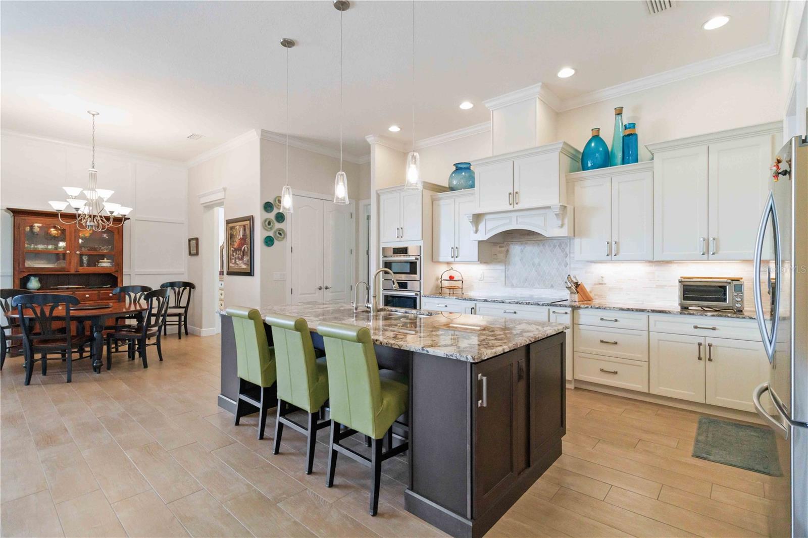 Image 9 of 52 For 15762 Viscount Circle