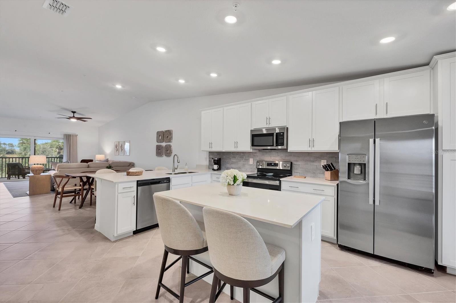 Image 5 of 41 For 12520 Galapagos Court 202