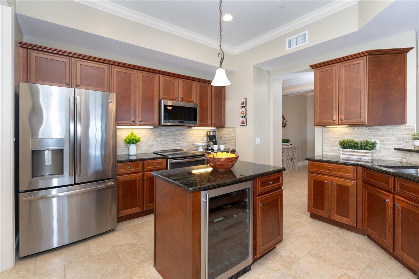 Image 11 of 45 For 10501 Amberjack Way 402