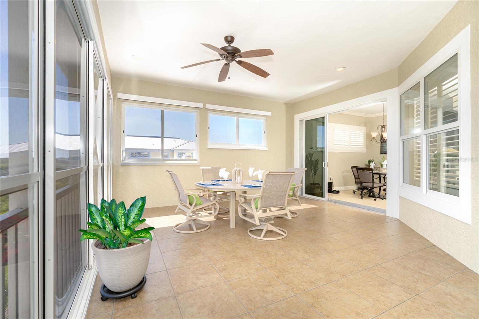 Image 18 of 45 For 10501 Amberjack Way 402