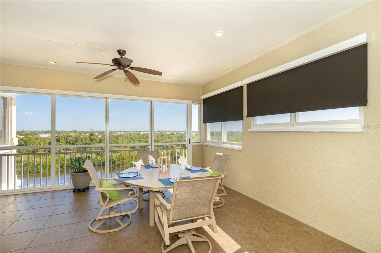 Image 20 of 45 For 10501 Amberjack Way 402