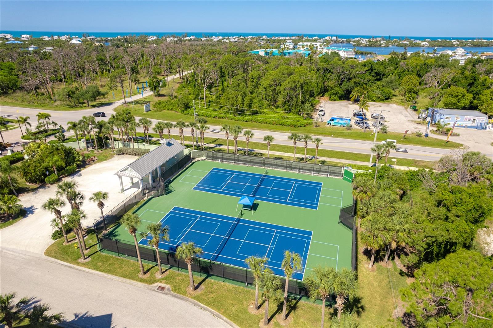 Image 41 of 45 For 10501 Amberjack Way 402