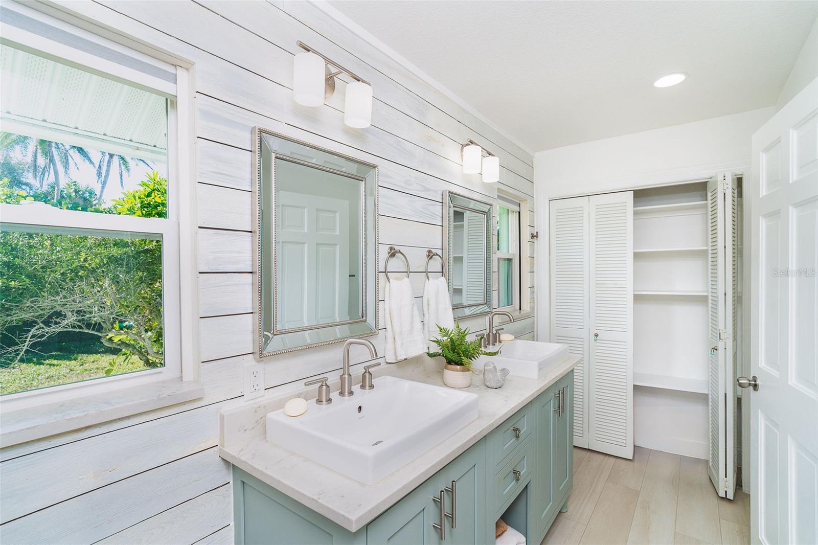 Image 29 of 72 For 13045 Via Cassia