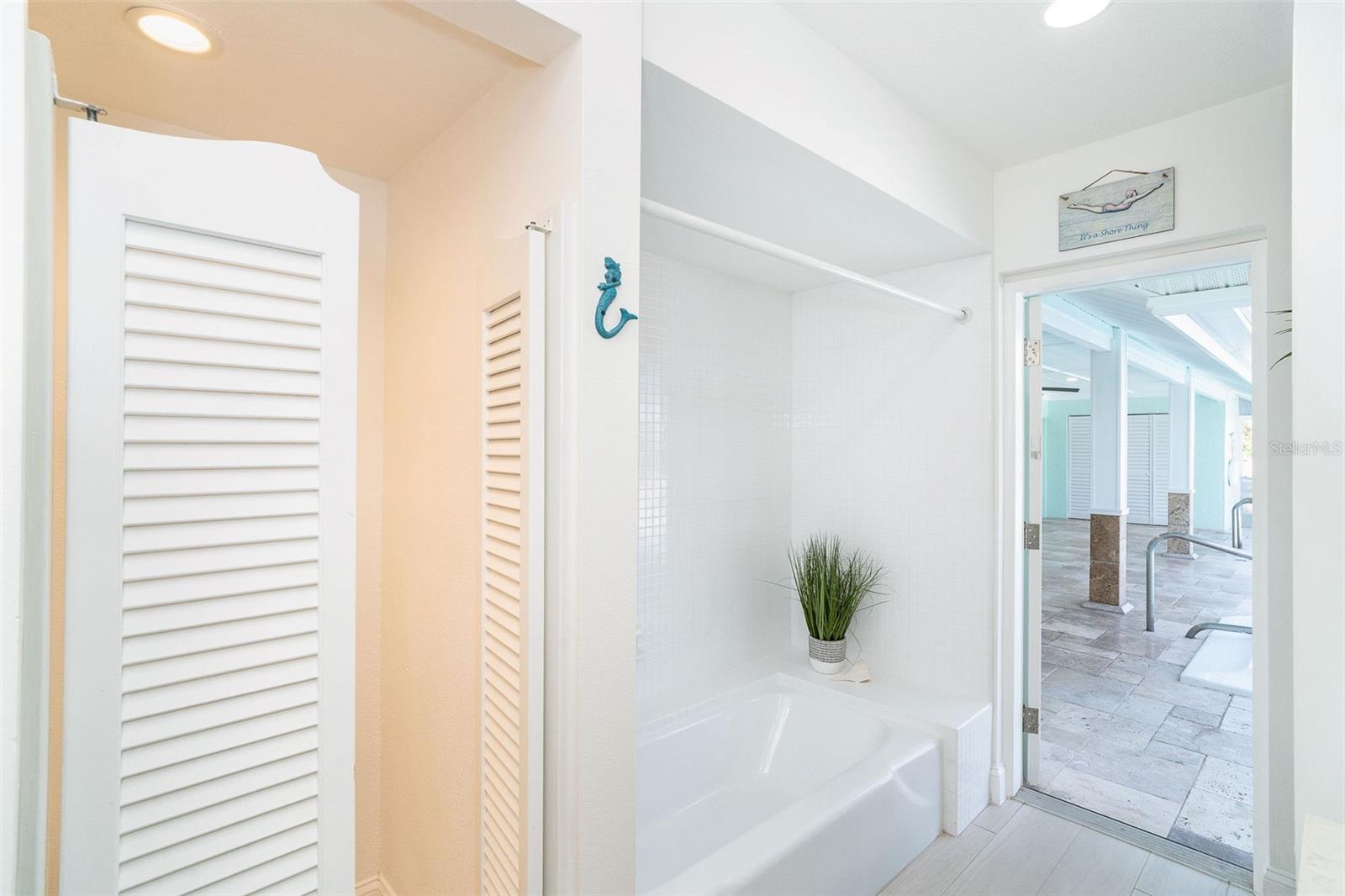 Image 32 of 72 For 13045 Via Cassia