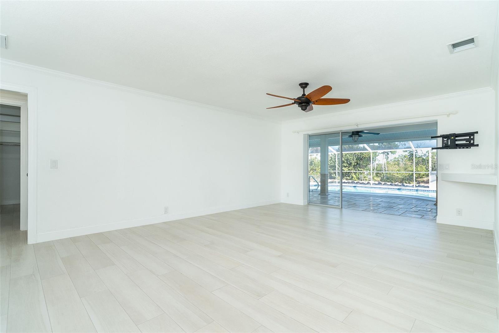 Image 7 of 72 For 13045 Via Cassia