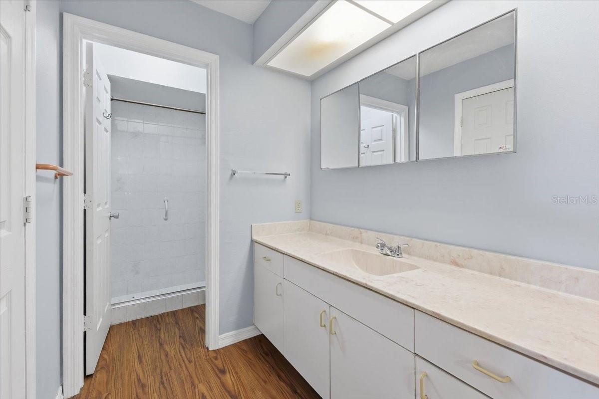 Image 18 of 23 For 10340 Kidron Avenue B