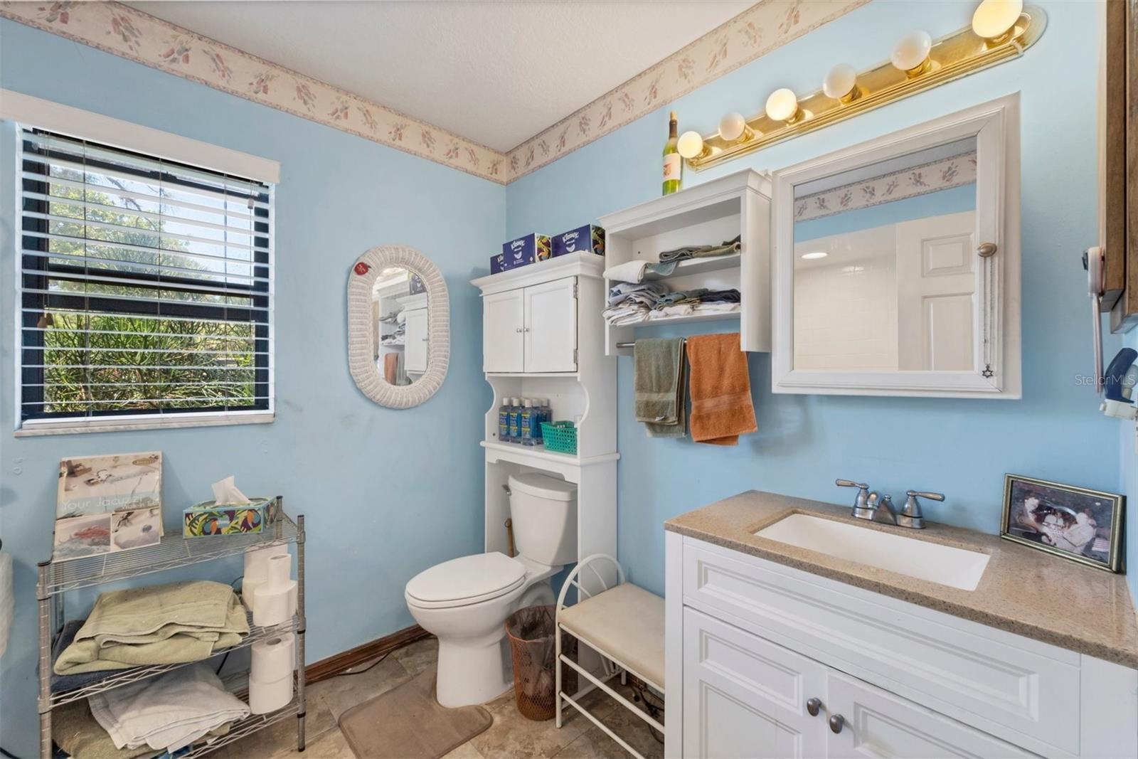 Image 19 of 35 For 521 Artists Avenue