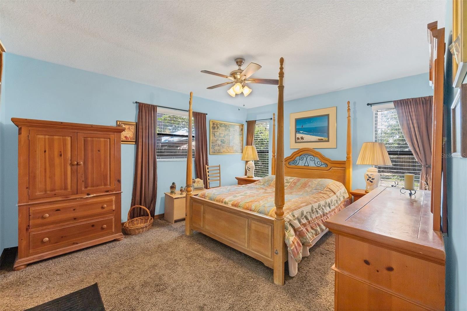 Image 21 of 35 For 521 Artists Avenue