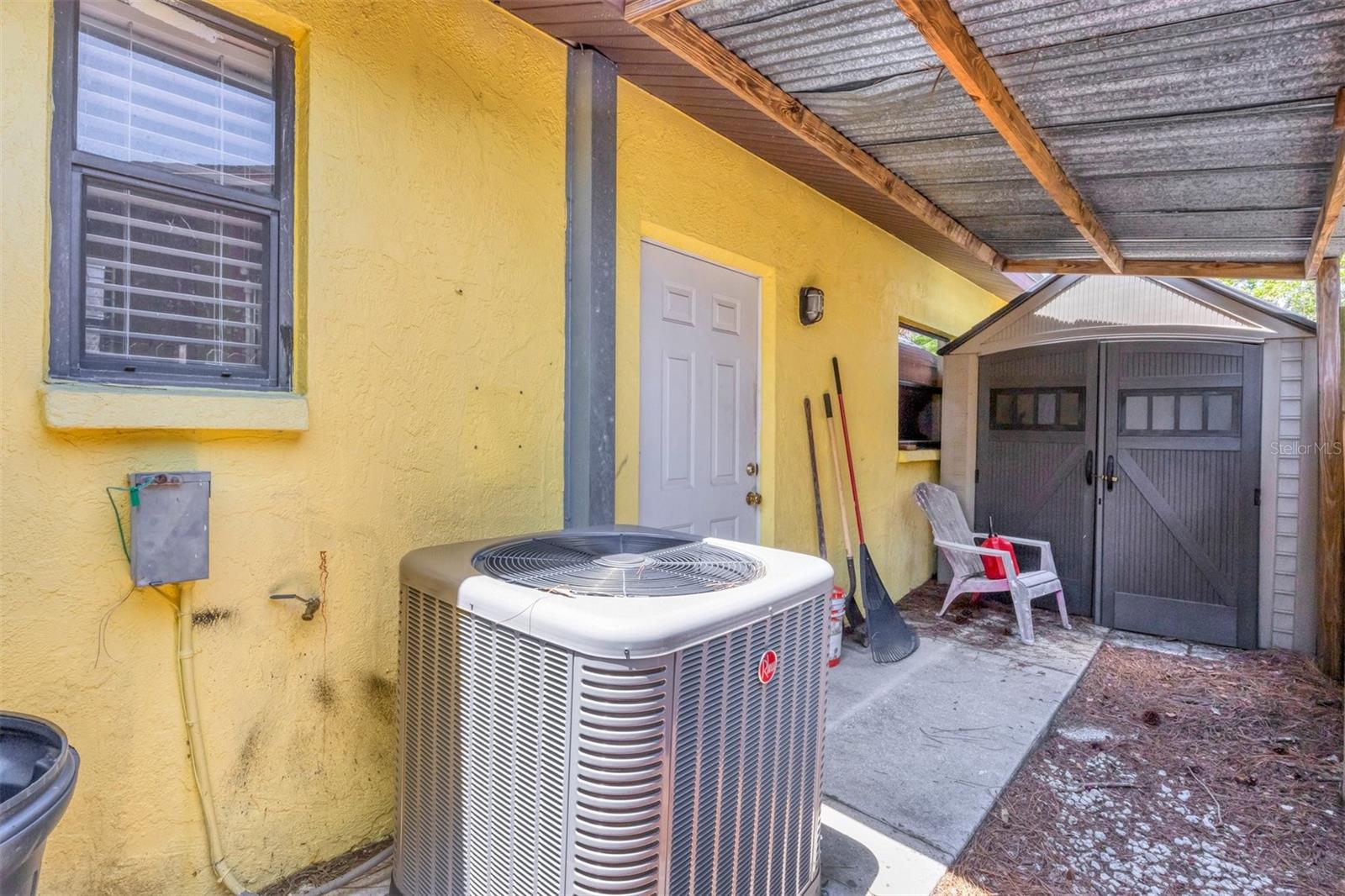 Image 28 of 35 For 521 Artists Avenue