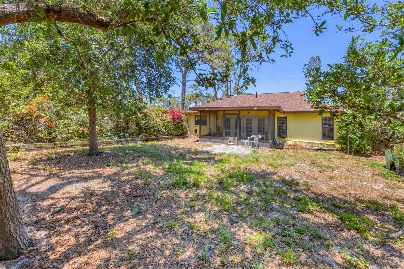 Image 32 of 35 For 521 Artists Avenue