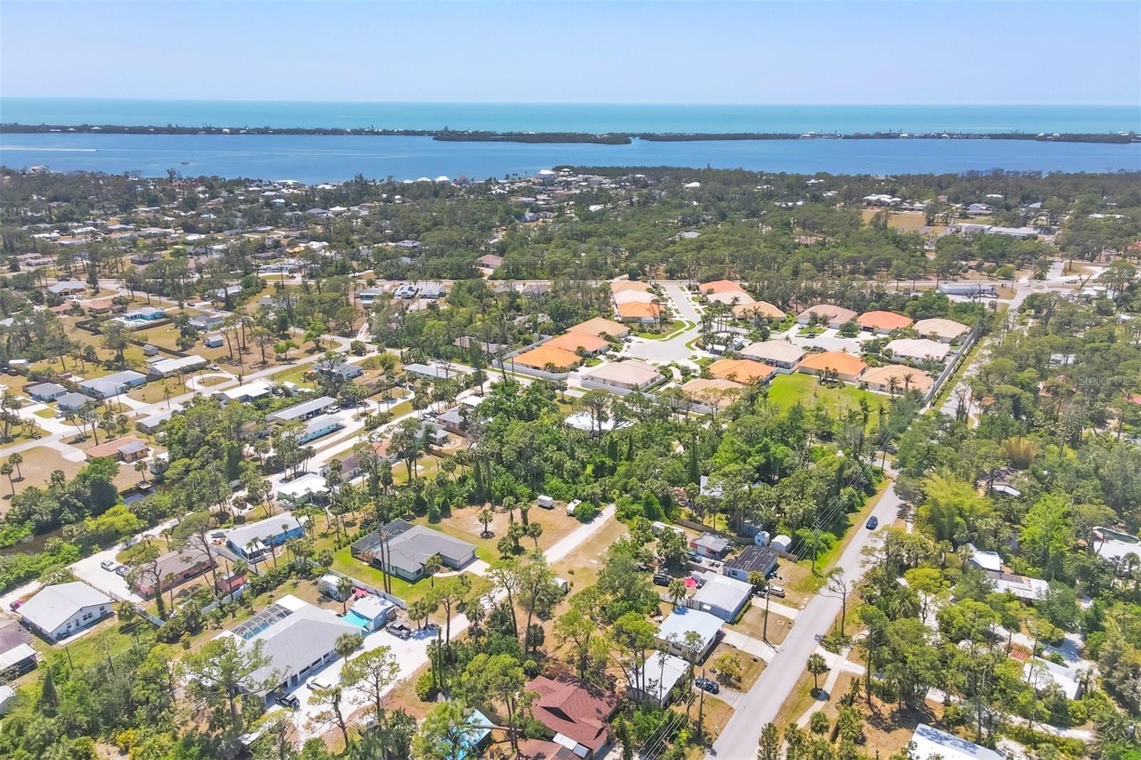 Image 4 of 35 For 521 Artists Avenue